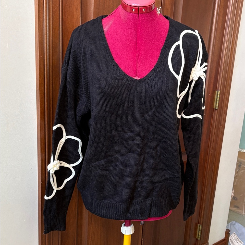 Boutique Sweater Black/White Floral Accents  acrylic  Soft  v-neck  long sleeves
